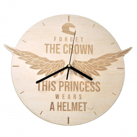 Forget the crown, this princess wears a helmet - drevené nástenné hodiny s gravírovaním