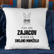 Viac ako zajacov milujem len svojho manžela - vankúš s potlačou