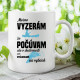 Možná vypadám, že poslouchám, ale ve skutečnosti jsem myšlenkami na rybách - keramický hrnček s potlačou