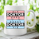 Zlý doktor háda, dobrý doktor vie - keramický hrnček s potlačou