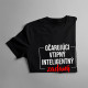 Očarujúci, vtipný, inteligentný, zadaný - pánske tričko s potlačou