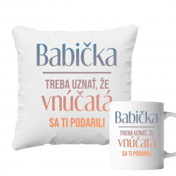 Sada pre babičku - Babička, treba uznať, že vnúčatá sa ti podarili - vankúš + keramický hrnček s potlačou